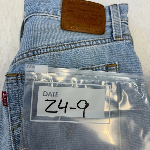 Levi's 501 S Skinny Cutoff Shorts Light Wash 25 - Picture 9 of 9